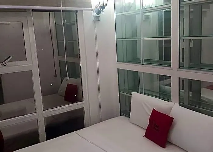 Hotel Reddoorz At The Providence Tower 2*